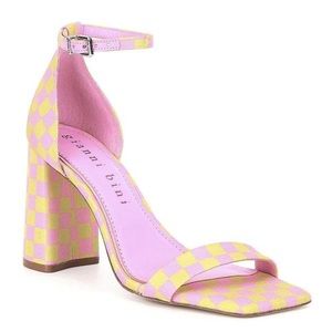 NWOT Gianni Bini Checkered Strappy Heels Size 6.5